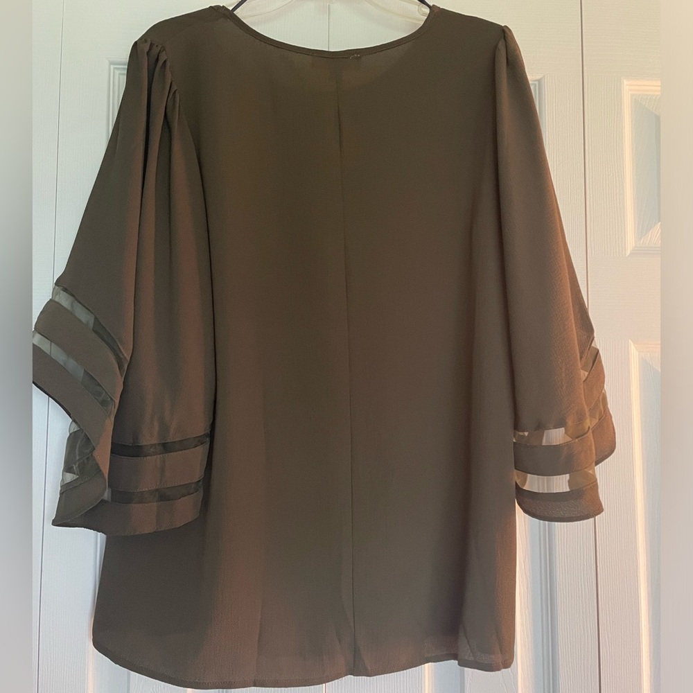 NWT Umgee Womens Olive Green Bell Sleeve Blouse - XL - Picture 2 of 5